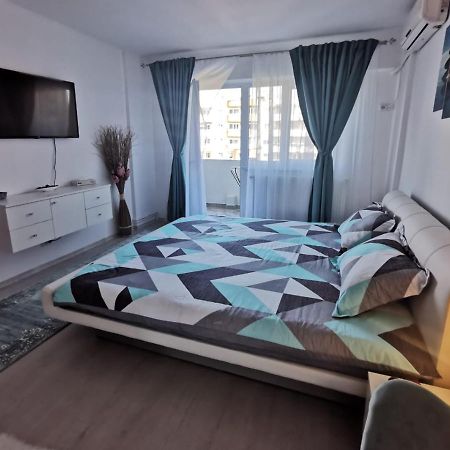 Apartament Regim Hotelier Deva Buitenkant foto
