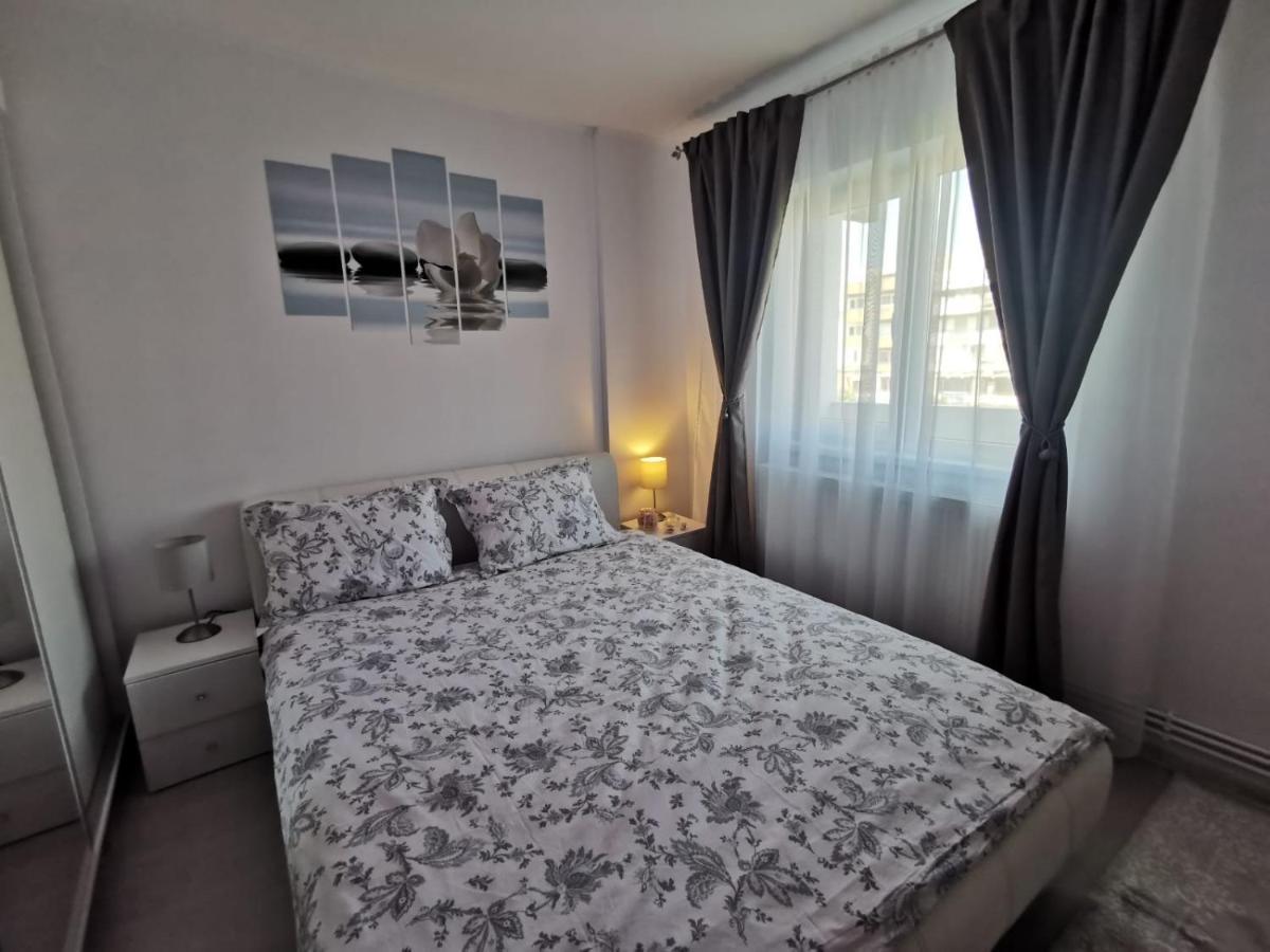 Apartament Regim Hotelier Deva Buitenkant foto