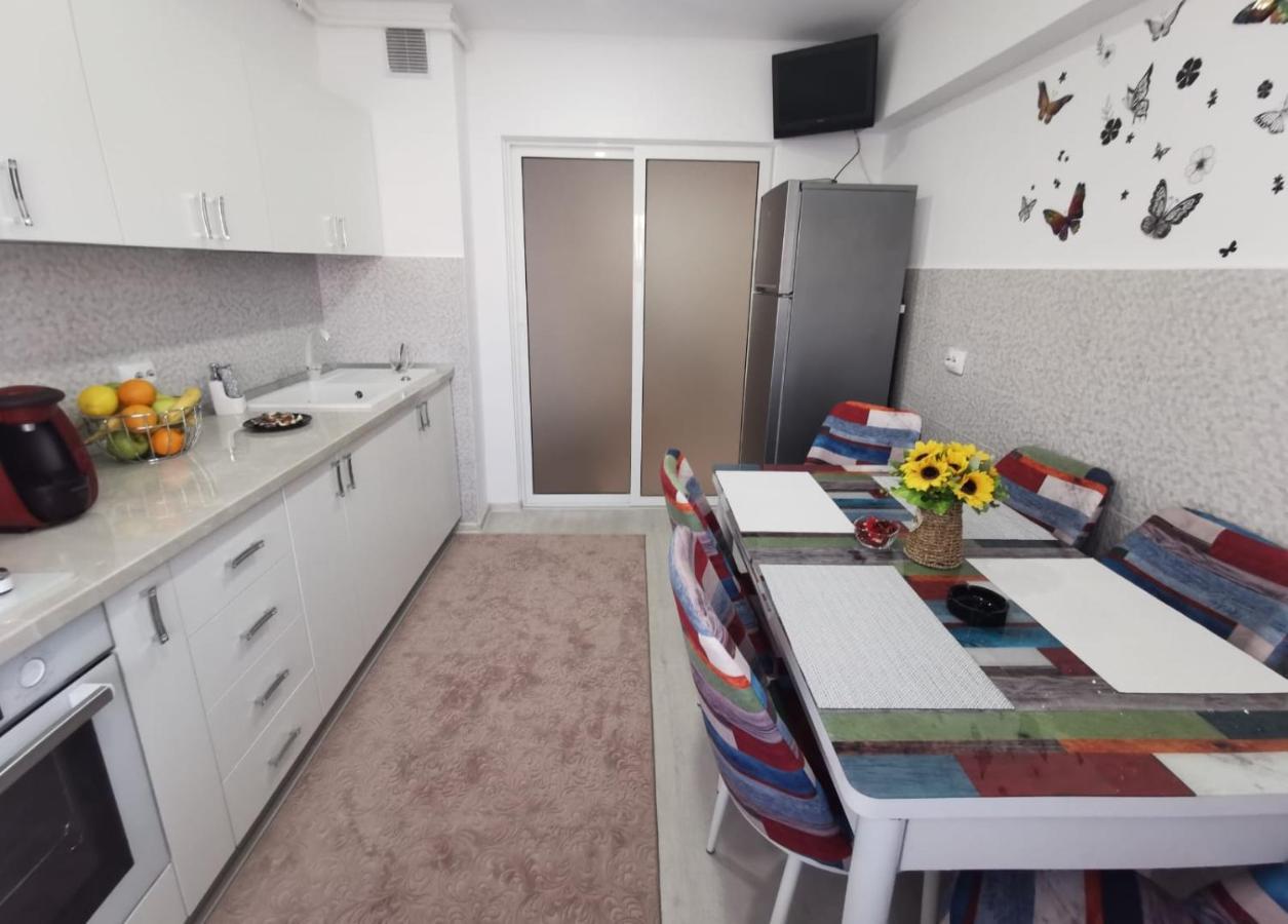 Apartament Regim Hotelier Deva Buitenkant foto