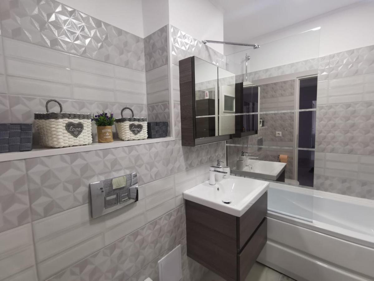 Apartament Regim Hotelier Deva Buitenkant foto